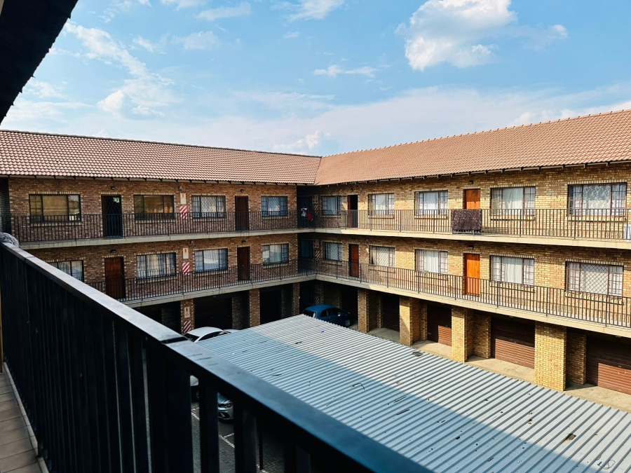 2 Bedroom Property for Sale in Lower Bo-dorp North West